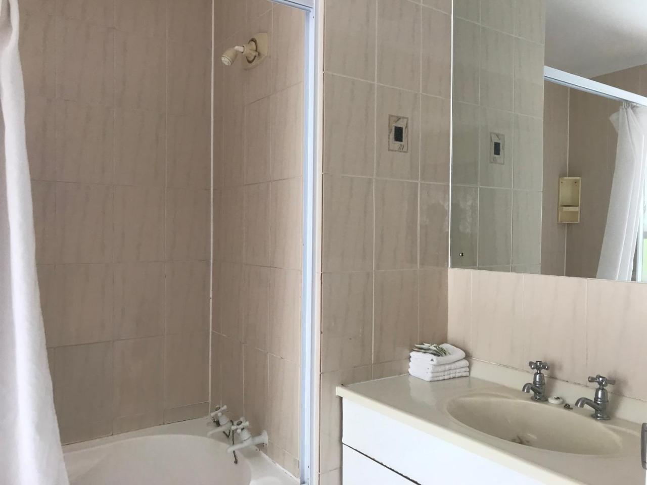 Motel 80 Auckland Bagian luar foto